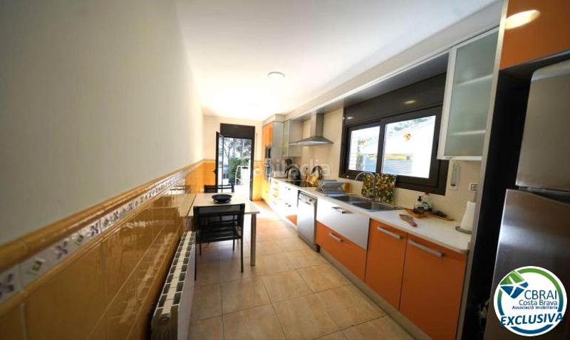 Foto c15cbdd3-84b0-40f7-bdef-8d3ad5ba9a25. Casa  unifamiliar moderna con piscina en la garriga, en Roses