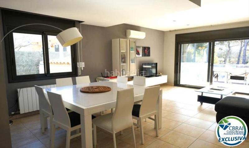 Foto d52f0e94-9262-4064-9843-c79536636b8c. Casa  unifamiliar moderna con piscina en la garriga, en Roses