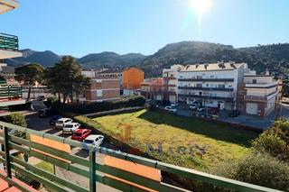 Apartament  Carrer lisboa. Apartamento en zona tranquila y con piscina comunitaria en mas o