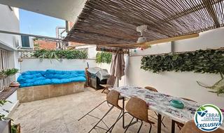 Piccolo appartamento  Avinguda de rhode 181. Apartamento de 6 dormitorios en primera linea de mar en roses