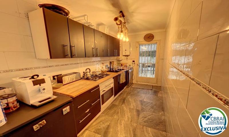 Foto d93eabdc-6ccf-4e46-ad5f-a2f2257cc325. Appartement in avinguda de rhode 181 in Centre Roses