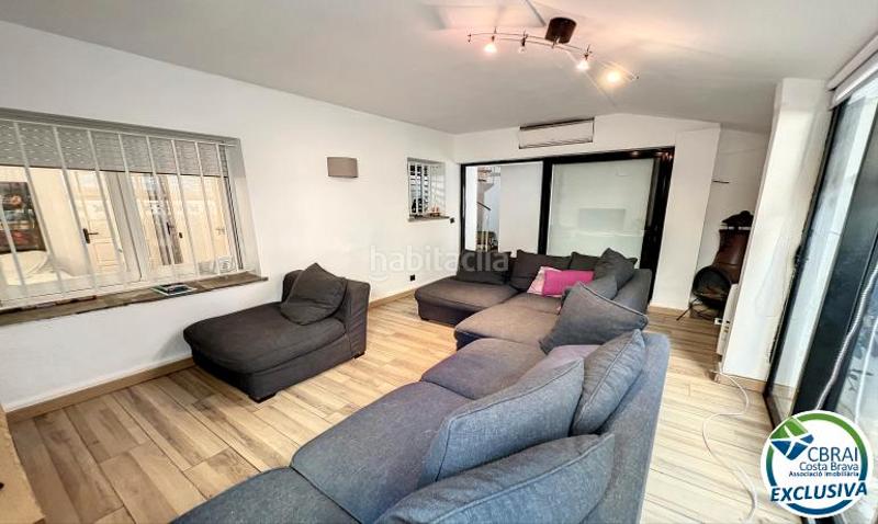 Foto fed11903-3152-499b-8add-bea6efbc710a. Appartement in avinguda de rhode 181 in Centre Roses