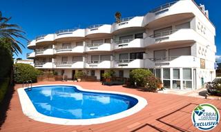 Casa  Carrer de salins. Complejo de seis casas con amarre en primera línea de mar en emp