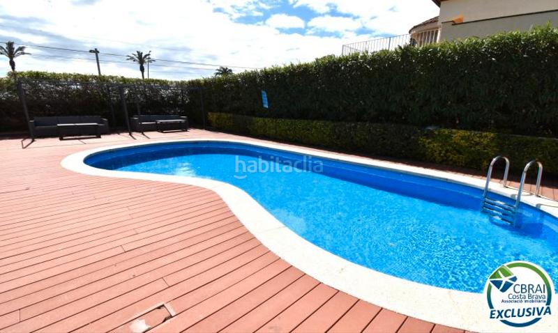 Foto 5f68c394-ccc8-4c7c-94ef-2940308b8053. Casa complejo de seis casas con amarre en primera línea de mar en Empuriabrava