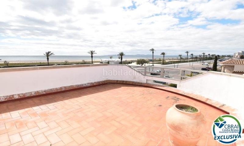 Foto 79854fa1-2cf7-4fa2-b33c-e480ad34f51d. Casa complejo de seis casas con amarre en primera línea de mar en Empuriabrava