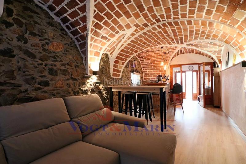 Foto a078e13c-44db-411a-b21a-f53d8d1027f9. Casa adosada casa con encanto rústico-modernista en el corazón en Garriguella