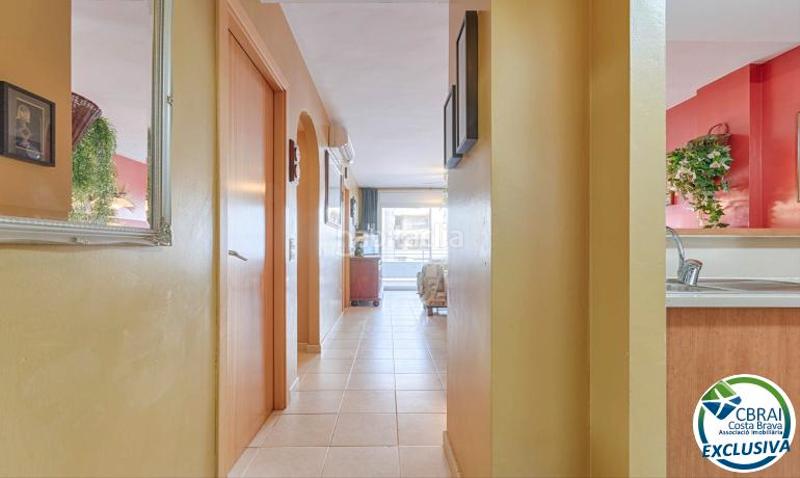 Foto 2aebe3cb-7a29-49ad-a097-23d0e1cc75e9. Apartamento  con vista parcial al mar y parking privado en salatà. en Roses