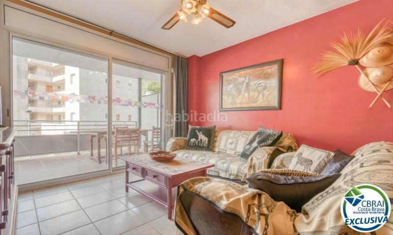 Foto 3e943227-1a11-4086-b9cd-5577bcca91fa. Apartamento  con vista parcial al mar y parking privado en salatà. en Roses