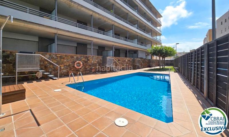 Foto 419f1603-ecba-40ce-a7e3-9332c0bbd636. Apartamento  con vista parcial al mar y parking privado en salatà. en Roses