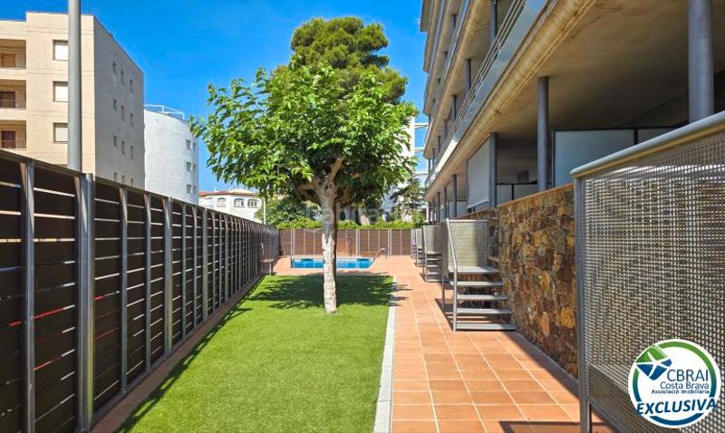 Foto 754cb865-6883-47f3-9e35-3614a003a2b8. Apartamento  con vista parcial al mar y parking privado en salatà. en Roses