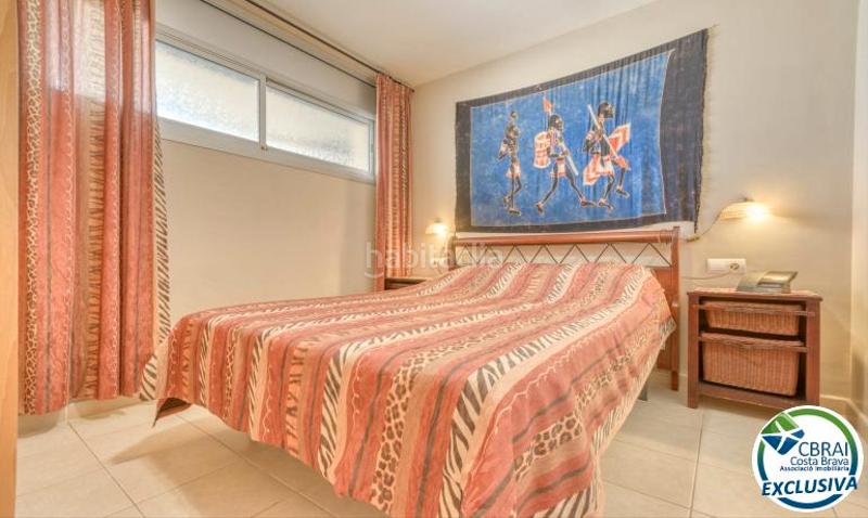Foto 892c0042-0939-4b07-8906-a40bbb80a7e9. Apartamento  con vista parcial al mar y parking privado en salatà. en Roses