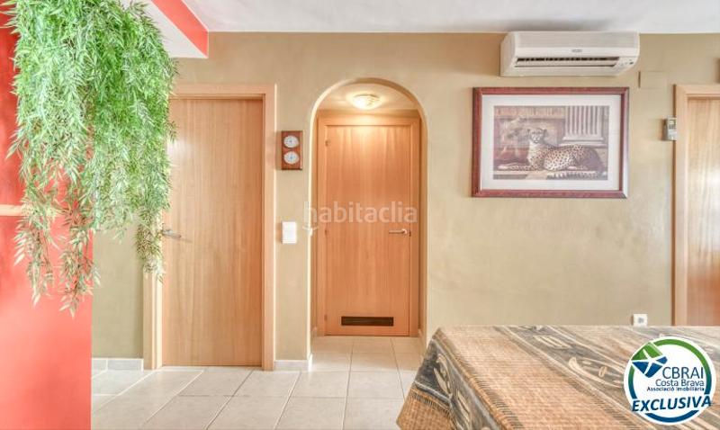 Foto 90062d75-796b-468a-b8ee-dc08e8774992. Apartamento  con vista parcial al mar y parking privado en salatà. en Roses