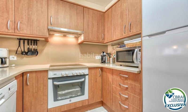 Foto c5fa5be3-51e2-4b50-86bc-4c8f8ed6d098. Apartamento  con vista parcial al mar y parking privado en salatà. en Roses