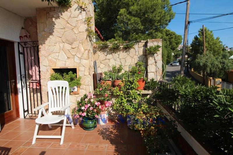 Foto fb96e408-bb5b-4720-993b-102936ed5576. Chalet romántica casa con magnífica vista del horizonte. en Llançà