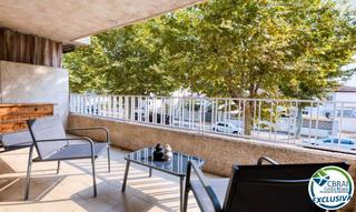 Apartament  Carrer port empordà. Apartamento con gran terraza en port empordà, empuriabrava