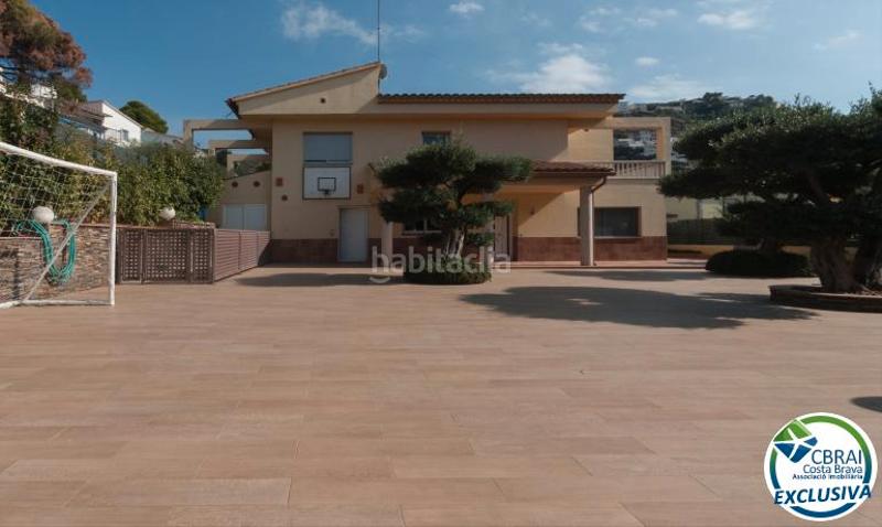 Foto 1ad4c420-56e5-4b36-a2ba-54042eb99045. Chalet casa moderna de alto standing con piscina cubierta . en Roses