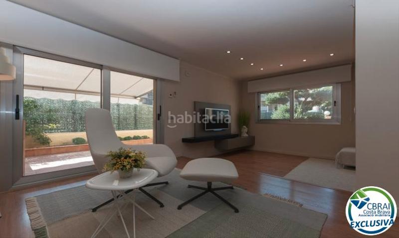 Foto 2d67a80f-3490-4d8a-815e-82681cd78aea. Chalet casa moderna de alto standing con piscina cubierta . en Roses