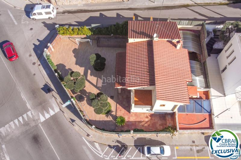 Foto 3fbbb5c1-c55d-4392-a44e-3f4ad1836b9f. Chalet casa moderna de alto standing con piscina cubierta . en Roses