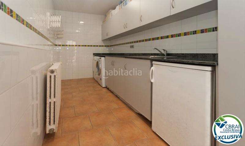 Foto 8162f561-d4c6-4df3-9f31-1670d932a99d. Chalet casa moderna de alto standing con piscina cubierta . en Roses