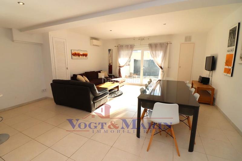 Foto a25bfbe0-8e6f-4a73-8b5b-b04b56af548d. Planta baja espléndido apartamento moderno con jardín en almadrava, en Roses