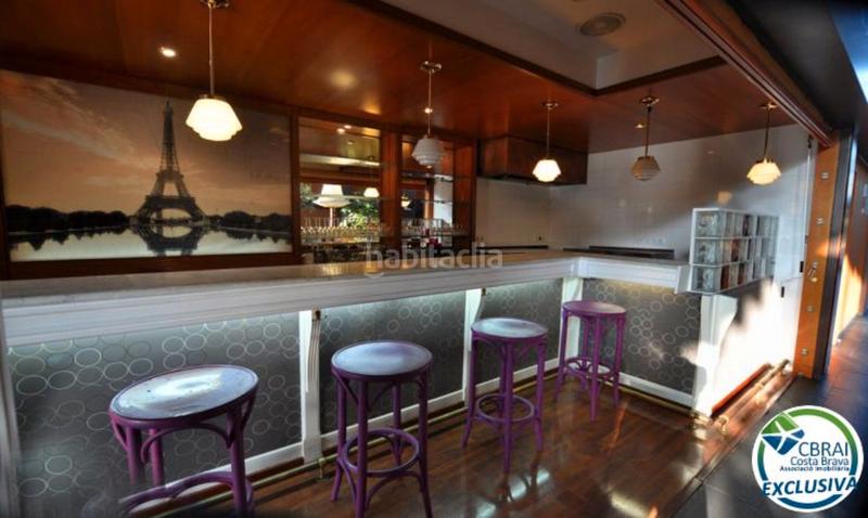 Foto 5d5397df-c1df-4572-9b78-dfaa673ac40c. Local comercial bar-cafetería en la zona de los cines en Figueres