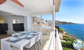 Piccolo appartamento  Carretera del far. Apartamento con impresionante vista al mar en 1º línea, far de r