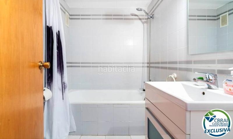 Foto 6aead78b-d592-4be0-8637-d41de2b0496b. Estudio  con terraza y espectaculares vista al mar en Empuriabrava