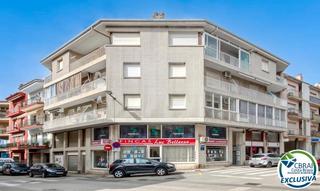 Apartament  Carrer del cap norfeu. Apartamento céntrico a 300m del mar en roses