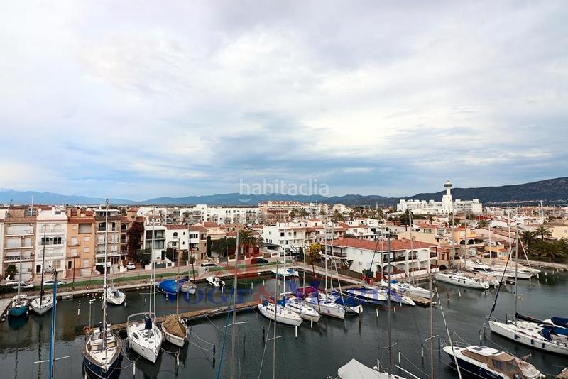 Foto 0320712e-722b-4e6b-bd97-0a068ef8f00d. Apartamento exclusivo apartamento de lujo con vistas al mar en Empuriabrava