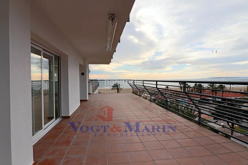 Foto 3b8c904a-5850-44d3-b8ad-ebebe47c925d. Apartamento exclusivo apartamento de lujo con vistas al mar en Empuriabrava