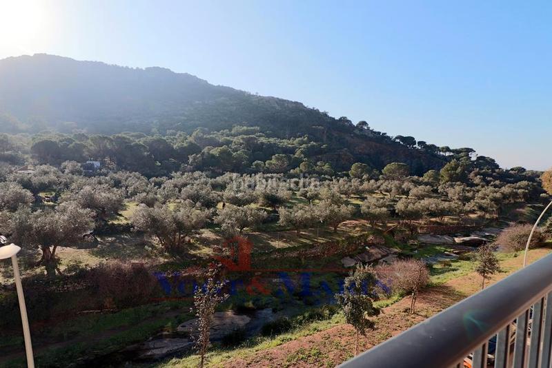 Foto 3d8426a9-1ee1-4bc6-8067-333c4db58021. Apartamento luminoso apartamento en zona residencial con vistas a la montaña en Roses