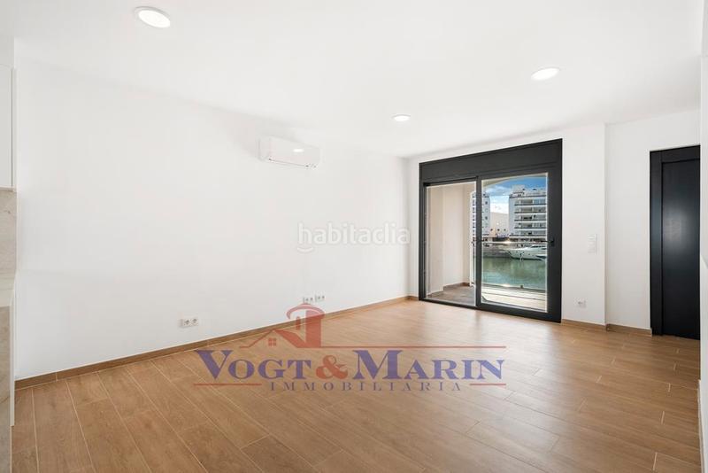 Foto aa9ebdc2-8320-4742-a667-50634c4e985e. Casa  exclusiva con amarre privado y rápido acceso al mar en Empuriabrava