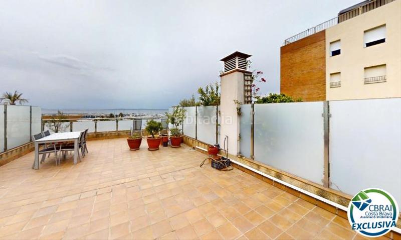 Foto a40ffc28-bd2b-44b3-9752-b5ead41922be. Ático -dúplex con vista al mar a 180m de la playa en Roses