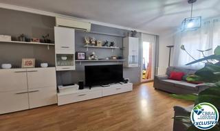 Piccolo appartamento  Carrer pení. Amplio piso familiar con 4 habitaciones