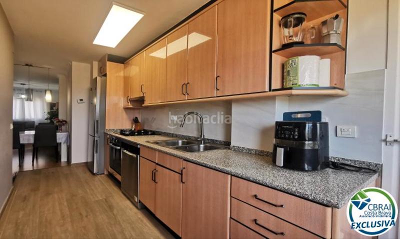 Foto a90aad9f-29fc-4a94-8c42-6a5bd8fe64eb. Apartamento amplio piso familiar con 4 habitaciones en Figueres