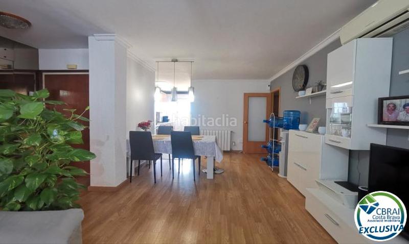 Foto f8e8cb7f-96af-406d-925a-51517bba8a8e. Apartamento amplio piso familiar con 4 habitaciones en Figueres