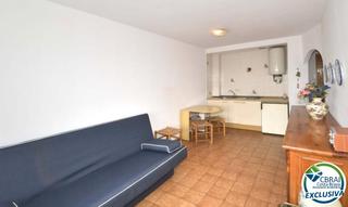 Appartement  Carrer alberes. Apartamento de un dormitorio ubicado en una zona tranquila
