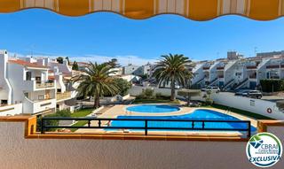 Appartement  Carrer de josep carner. Apartamento con piscina y parking  en el puig rom, roses