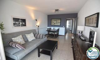 Pis  Avinguda de la gola de l'estany. Apartamento con vistas al mar en santa margarita, a 70 m de la p