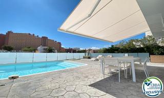 Xalet  Carrer cap llarg. Casa con 5 amarres privados en santa margarita, roses