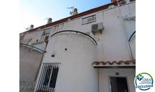 Piccolo appartamento  Carrer port moxo. Apartamento con vista al canal, amarre para velero y parking en