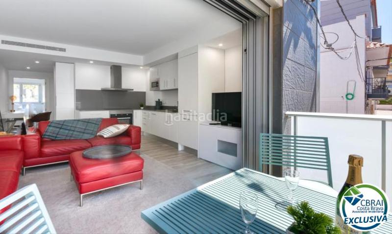 Foto 79cd56c3-7f1d-4051-9b71-8ae285935a4b. Appartement avec chauffage parking dans Centre Roses