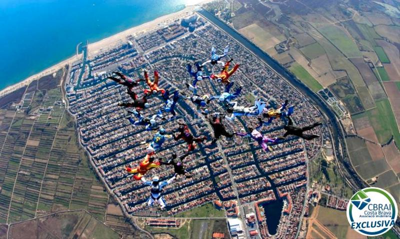 Foto 0a82a1a4-2f35-4ca6-9c4b-a55b88f7ee5b. Casa adosada terreno urbanizable de 90.45m2 en Puigmal - Mas Nou Empuriabrava