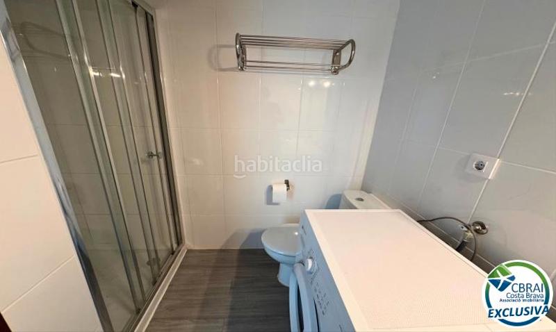 Foto 3c0c461c-09ed-4911-b28d-f9a07bfa427d. Piccolo appartamento con riscaldamento piscina in Empuriabrava