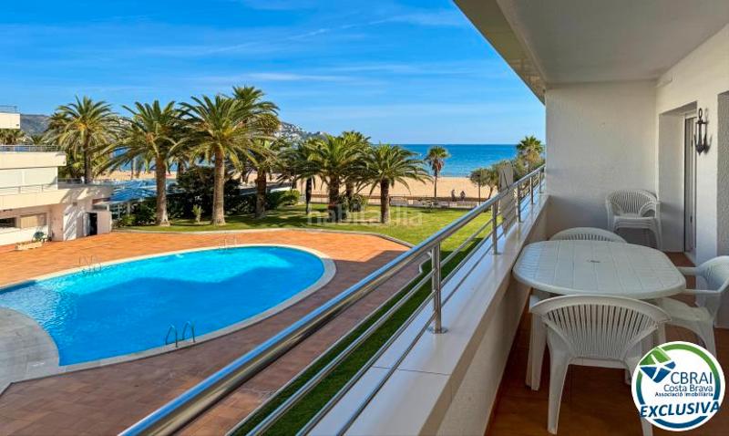 Foto d18299ef-eec5-4f3e-bc96-f641914f64c4. Piccolo appartamento con riscaldamento piscina in Empuriabrava