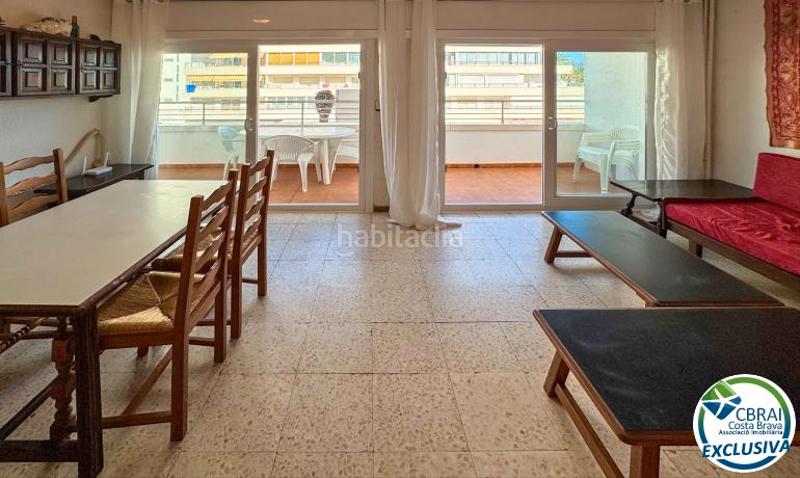 Foto f962196f-1bb5-4d8d-80ae-76c16ae26187. Piccolo appartamento con riscaldamento piscina in Empuriabrava