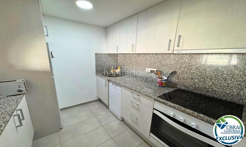 Foto fe0836b9-e824-484d-8d56-8b17504ec9bc. Piccolo appartamento con riscaldamento piscina in Empuriabrava