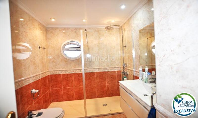 Foto 650e29bc-f051-4254-aeb4-6eef808c4e9b. Xalet amb xemeneia calefacció aparcament piscina a Roses