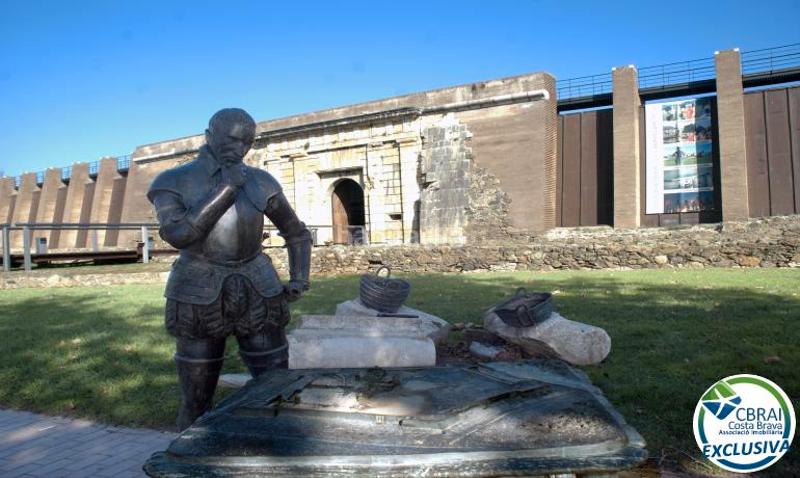 Foto 8ce3db54-7f03-4786-8577-d07d5a868091. Xalet amb xemeneia calefacció aparcament piscina a Roses