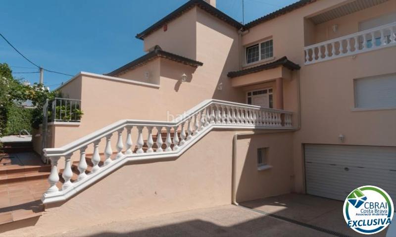 Foto bf8b9d20-c682-4751-b267-6b32e5b563b3. Xalet amb xemeneia calefacció aparcament piscina a Roses